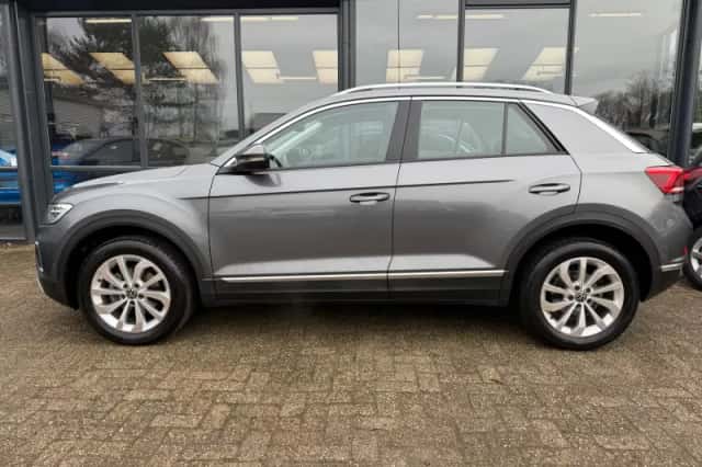 Volkswagen T-Roc (2022) thumbnail 6