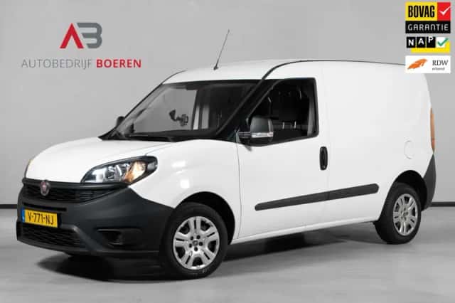 Fiat Doblò (2018) thumbnail 2