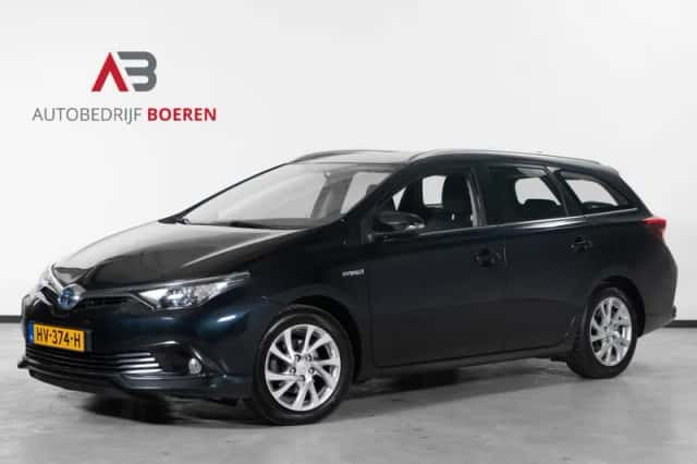 Toyota Auris (2015) thumbnail 1