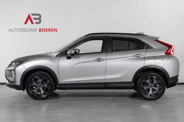 Mitsubishi Eclipse Cross (2019) thumbnail 3