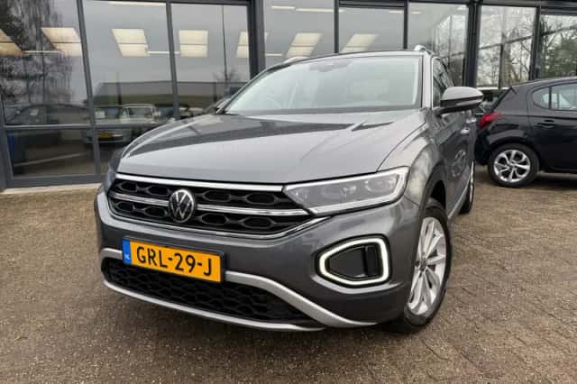 Volkswagen T-Roc (2022) thumbnail 4