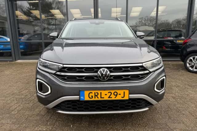 Volkswagen T-Roc (2022) thumbnail 5
