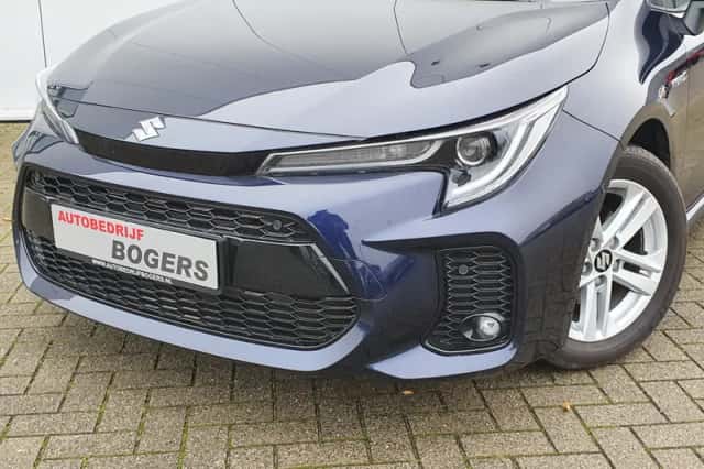 Suzuki Swace (2020) thumbnail 4