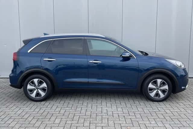 Kia Niro (2017) thumbnail 3