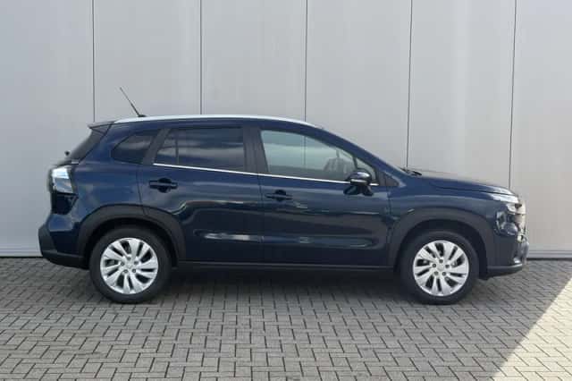 Suzuki S-Cross (2022) thumbnail 4