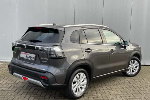Suzuki S-Cross (2026) thumbnail 2