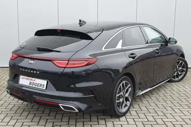 Kia Proceed (2026) thumbnail 2