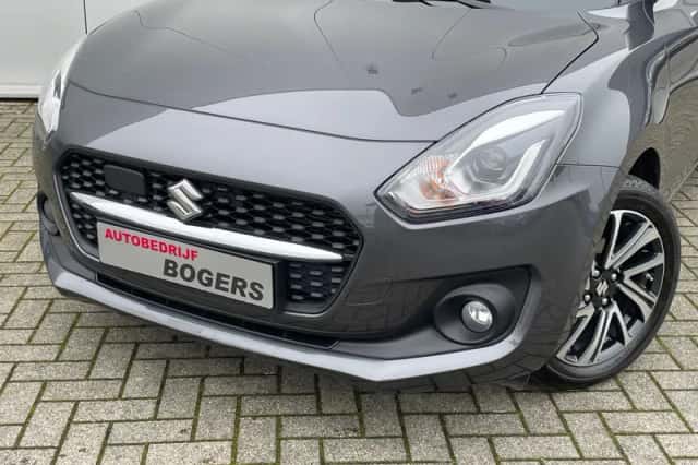Suzuki Swift (2024) thumbnail 4