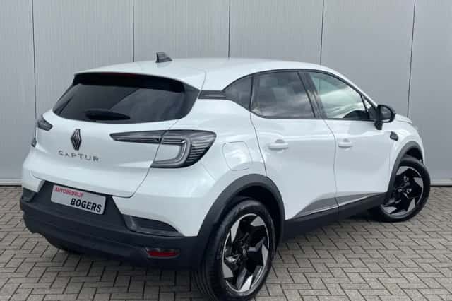 Renault Captur (2026) thumbnail 2