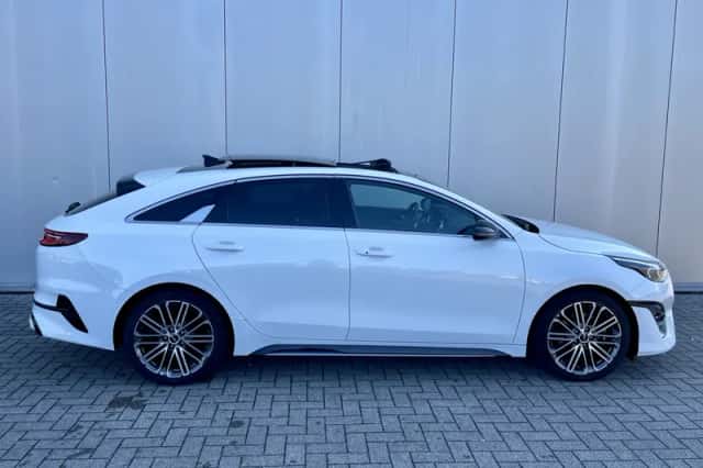 Kia Proceed (2026) thumbnail 3