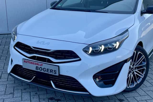 Kia Proceed (2026) thumbnail 4