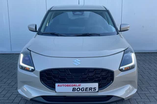 Suzuki Swift (2025) thumbnail 4