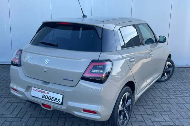 Suzuki Swift (2025) thumbnail 5