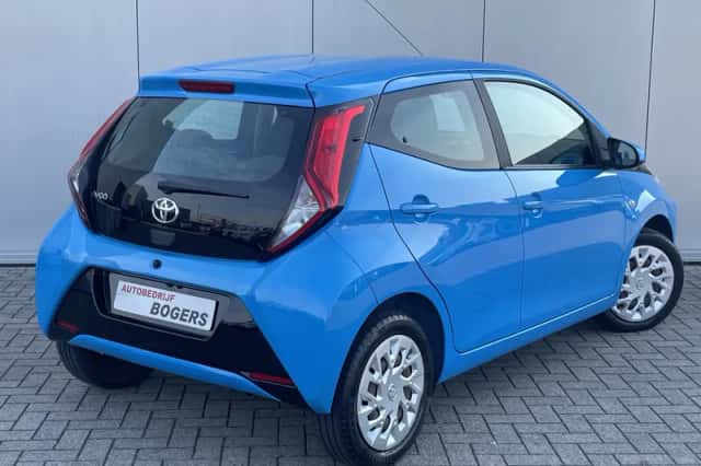 Toyota Aygo (2019) thumbnail 2