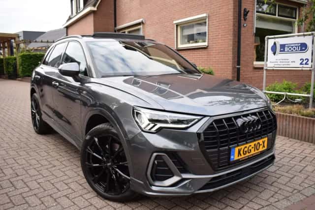 Audi Q3 (2022) thumbnail 2