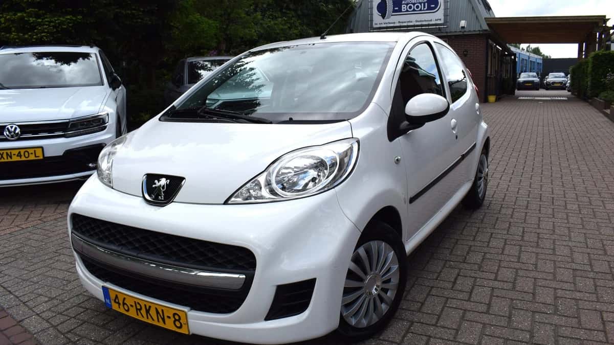 Peugeot 107 (2011) — foto 1
