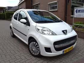 Peugeot 107 (2011) thumbnail 2