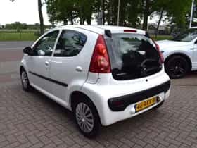 Peugeot 107 (2011) thumbnail 3