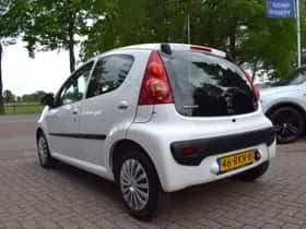 Peugeot 107 (2011) thumbnail 4
