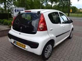 Peugeot 107 (2011) thumbnail 5