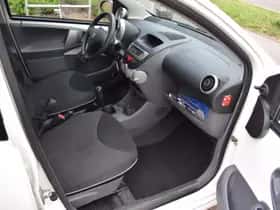 Peugeot 107 (2011) thumbnail 7