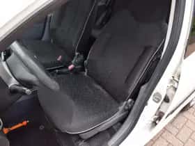 Peugeot 107 (2011) thumbnail 10