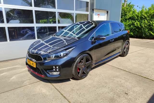 Kia Cee'd (2014) thumbnail 1