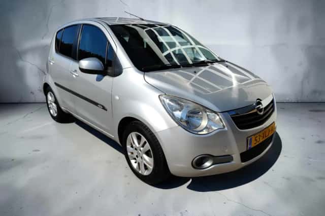 Opel Agila (2012) thumbnail 6