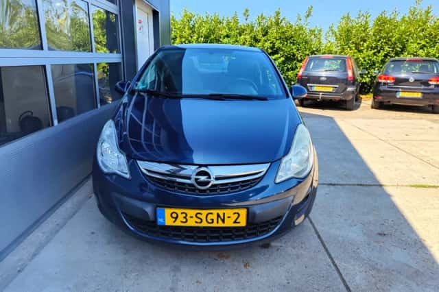 Opel Corsa (2011) thumbnail 5
