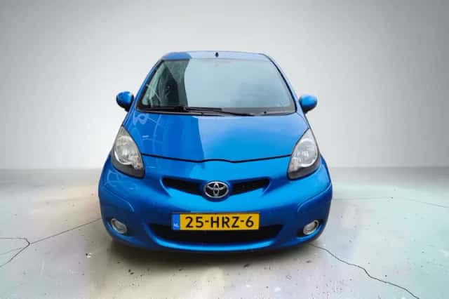 Toyota Aygo (2009) thumbnail 4