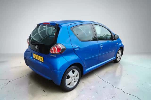 Toyota Aygo (2009) thumbnail 6