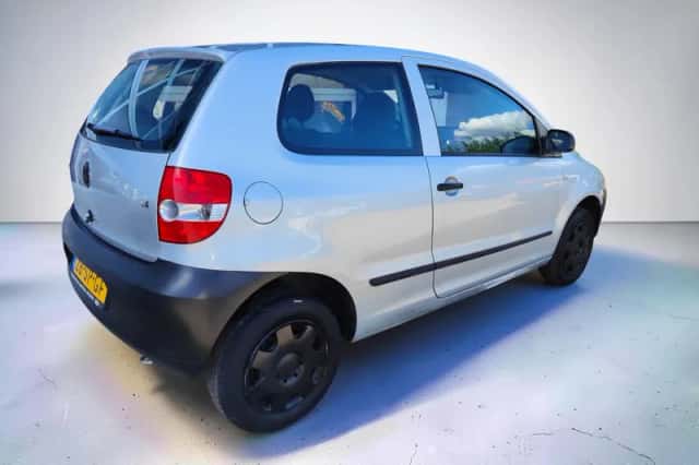 Volkswagen Fox (2006) thumbnail 3