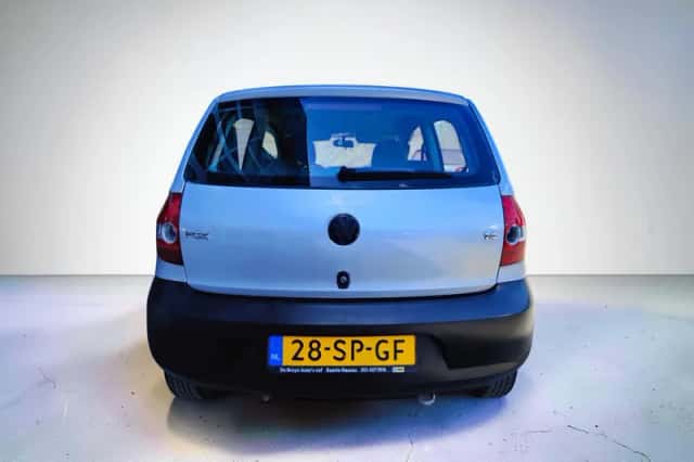 Volkswagen Fox (2006) thumbnail 4