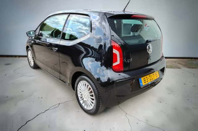 Volkswagen Up! (2012) thumbnail 3