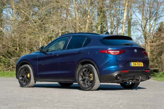 Alfa Romeo Stelvio (2019) thumbnail 2