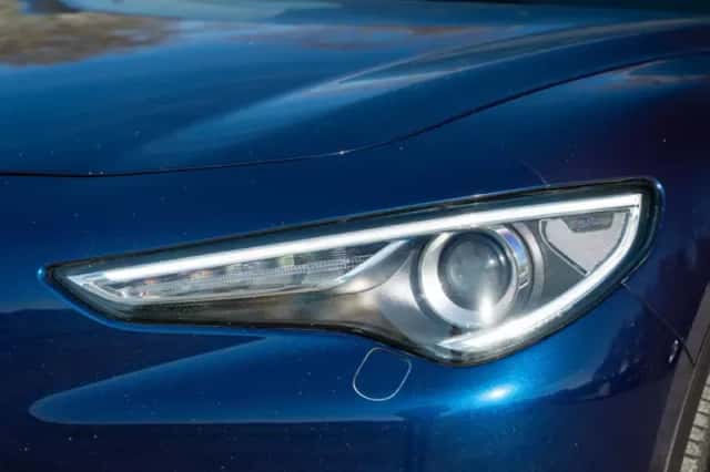 Alfa Romeo Stelvio (2019) thumbnail 4