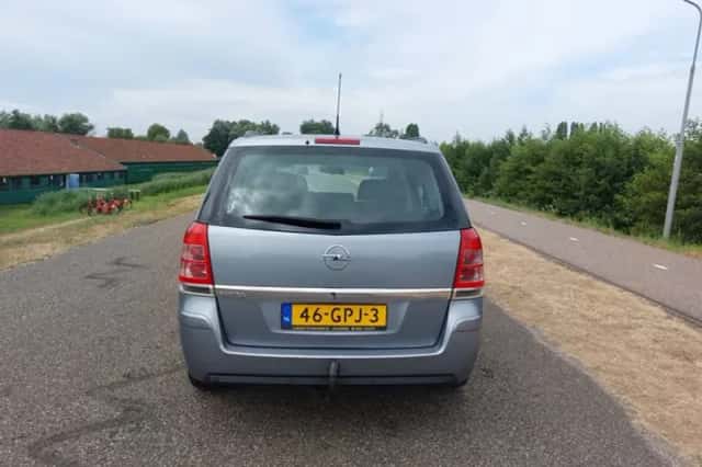 Opel Zafira (2008) thumbnail 6