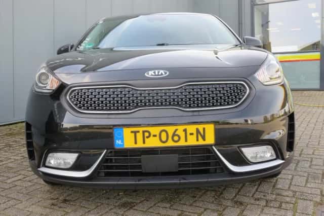 Kia Niro (2018) thumbnail 2