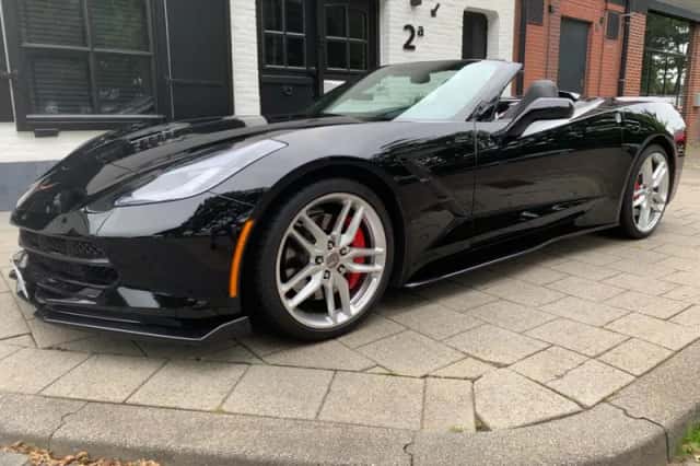 Chevrolet Corvette (2014) thumbnail 1
