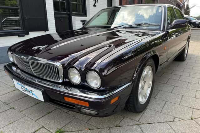 Jaguar XJ (1995) thumbnail 1