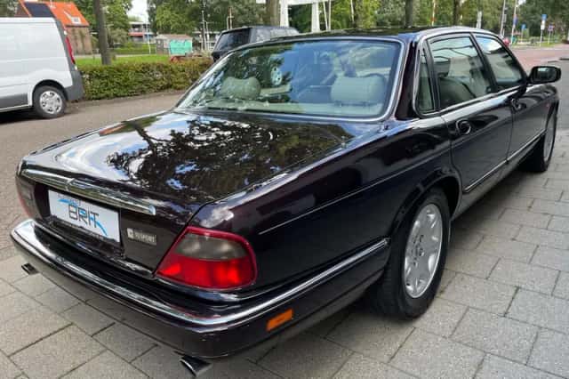 Jaguar XJ (1995) thumbnail 5