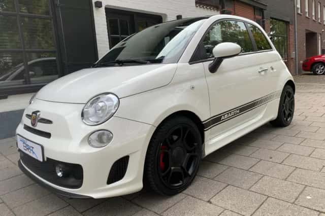 Abarth 500 (2011) thumbnail 2