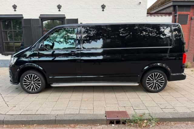 Volkswagen Transporter (2016) thumbnail 3