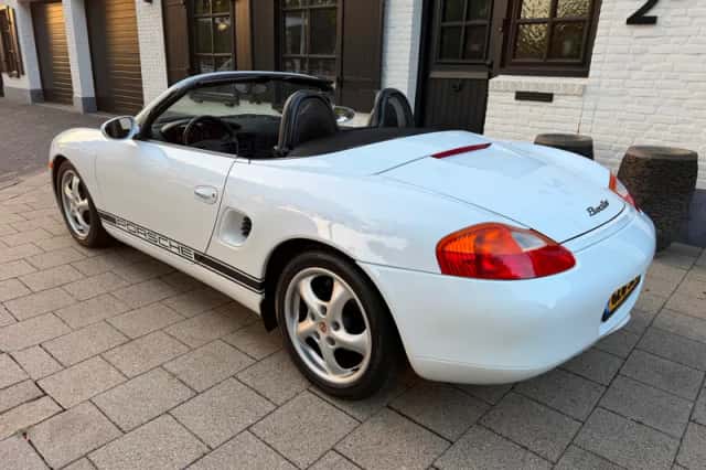 Porsche Boxster (1999) thumbnail 4