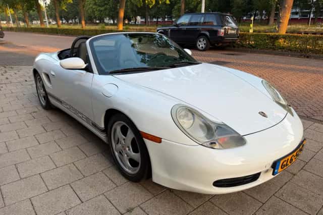 Porsche Boxster (1999) thumbnail 5