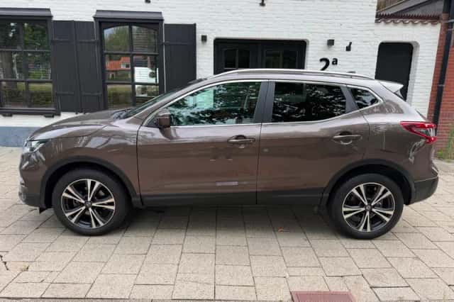 Nissan Qashqai (2021) thumbnail 2