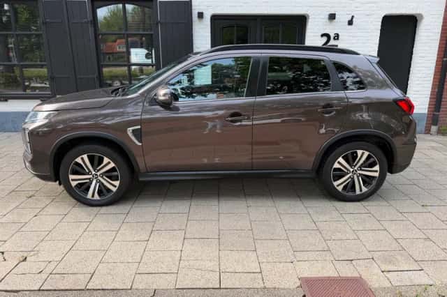 Mitsubishi ASX (2021) thumbnail 3