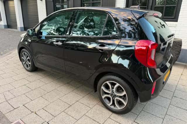 Kia Picanto (2022) thumbnail 4