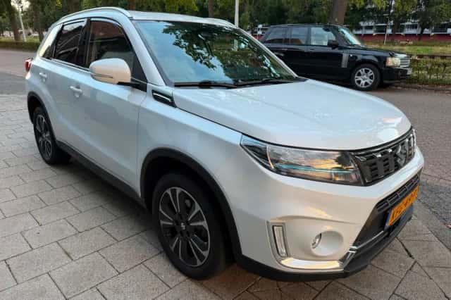 Suzuki Vitara (2022) thumbnail 6