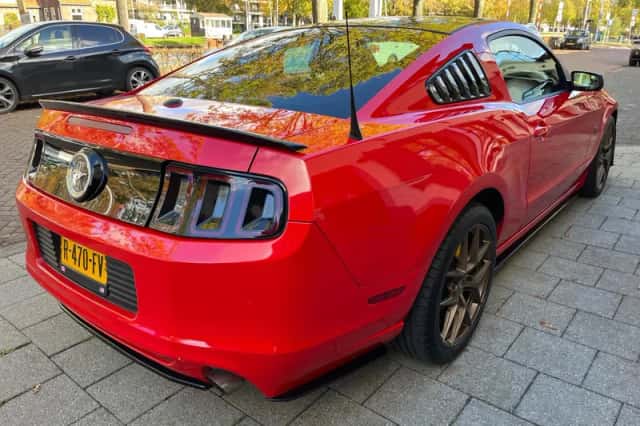 Ford Mustang (2014) thumbnail 6
